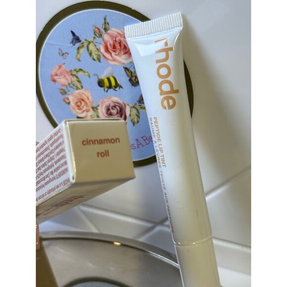 Rhode Peptide Lip Tint, Sheer Color and Hydrating Finish - CINNAMON ROLL- 10ml - Picture 1 of 5